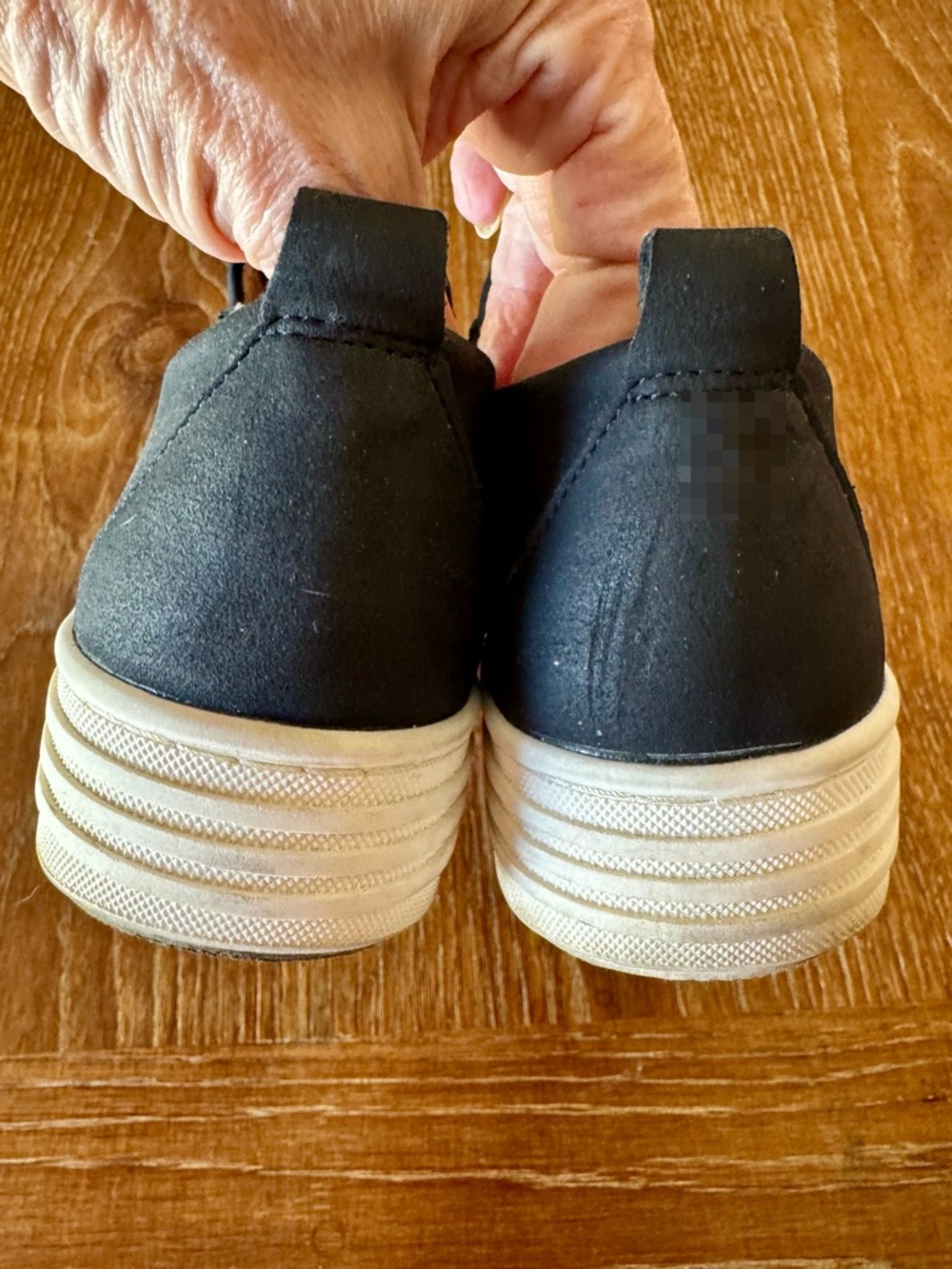 Cushionaire black Nissa slip on sneakers 8M - Picture 7 of 13